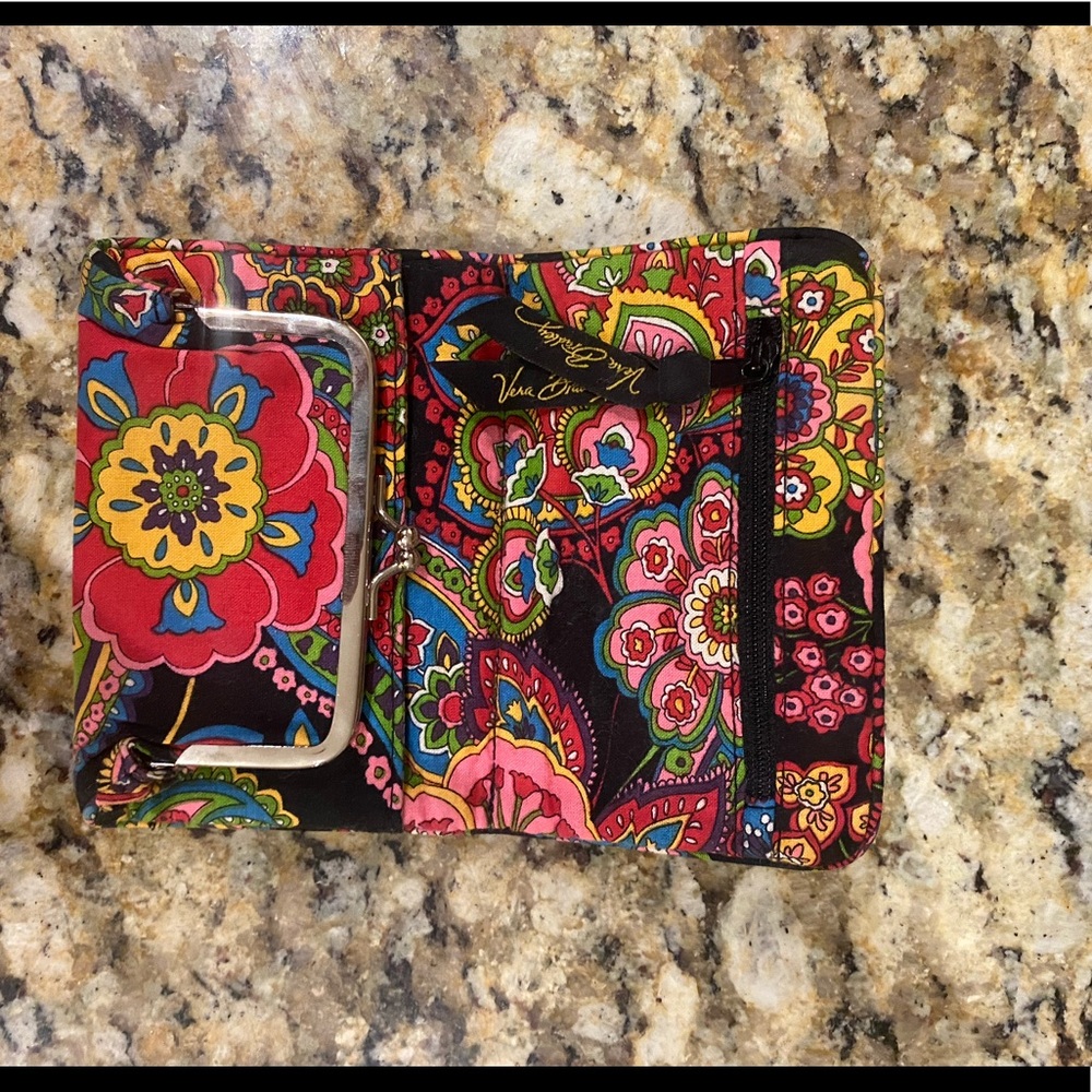 Vera Bradley Wallet, Pattern “Symphony in Hue”